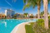 Piscina privada de este apartemento en Marbella