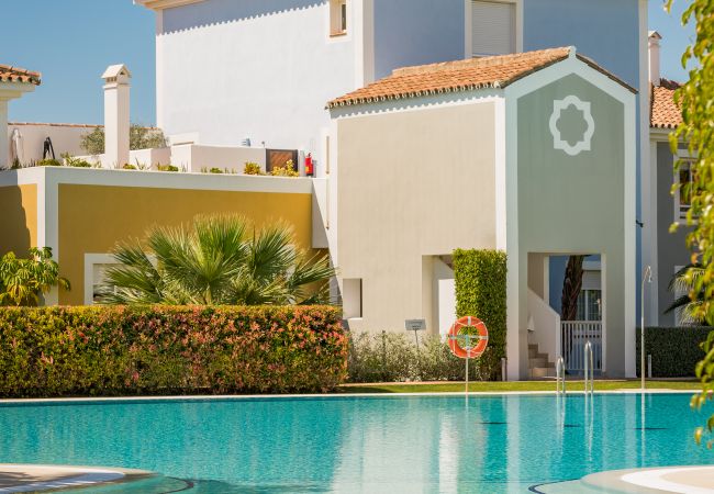 Jardín de este apartamento en Marbella