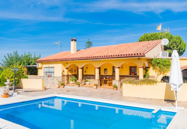 Casa rural en Alhaurin de la Torre - Cubo's Finca Las Cuatro Lunas