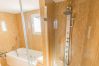 Baño de este apartamento en Marbella
