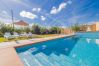 Piscina de esta casa rural en Cártama
