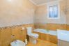Baño de esta casa en Sierra Gorda, Coín
