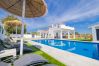 Piscina exterior de esta casa en Alhaurín