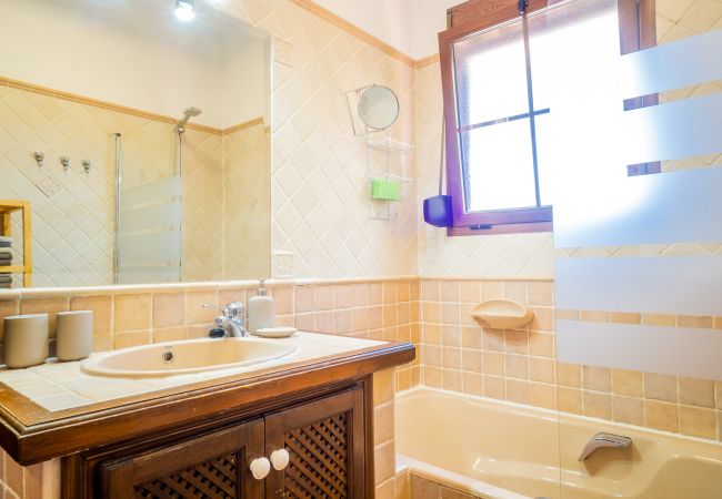 Baño de esta casa rural en Alhaurín el Grande