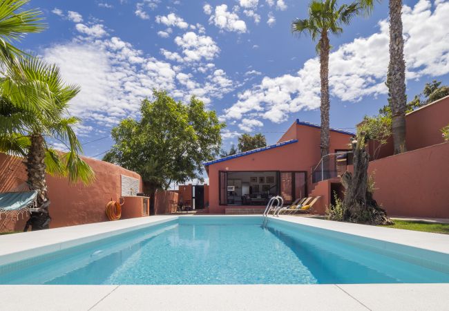 Piscina privada de esta finca en Alhaurín el Grande
