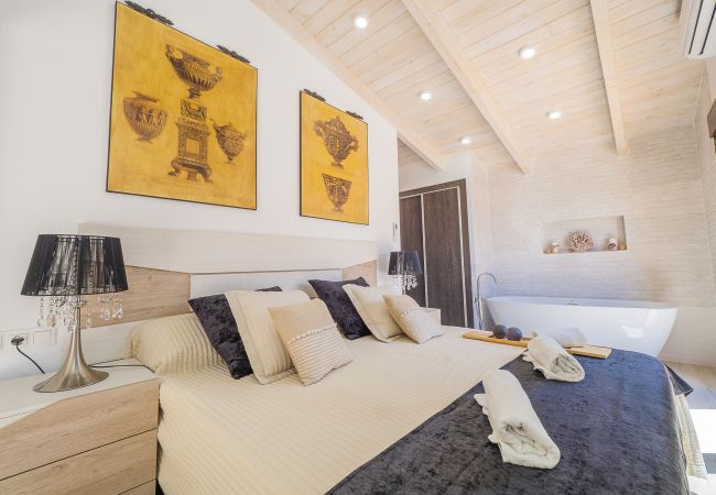 Dormitorio de esta finca en Alhaurín el Grande