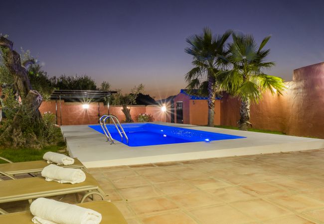 Piscina privada de esta finca en Alhaurín el Grande
