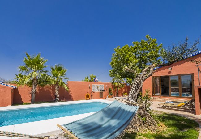 Piscina privada de esta finca en Alhaurín el Grande