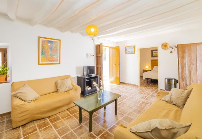 Salón de esta finca en Coín