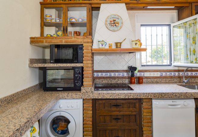 Cocina de esta casa rural en Pizarra