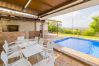 Terraza de esta casa rural en Pizarra