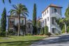 Fachada de esta villa de lujo en Málaga