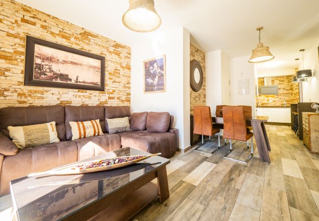 Salón comedor de este apartamento en el centro de Alhaurín