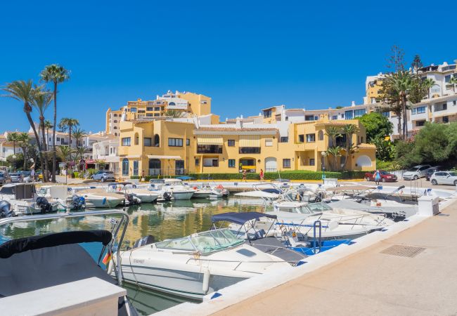 Apartamento en Marbella - Cubo's Penthouse Cabopino Port Marbella +Parking