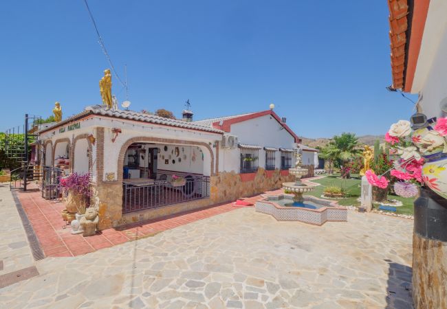 Villa en Estación de Cártama - Cubo's Villa Mariposa Cartama
