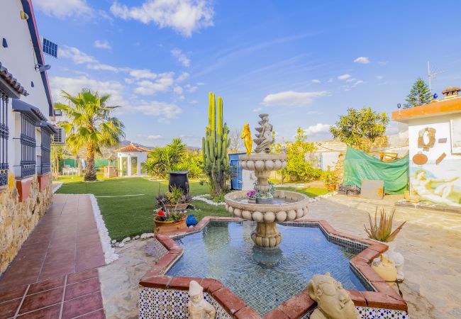 Villa en Estación de Cártama - Cubo's Villa Mariposa Cartama