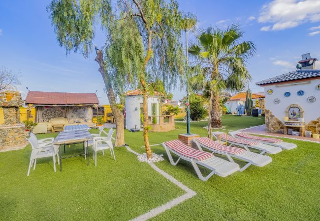 Villa en Estación de Cártama - Cubo's Villa Mariposa Cartama