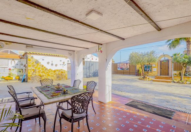 Villa en Estación de Cártama - Cubo's Villa Mariposa Cartama