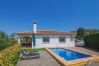 Piscina y exteriores de la casa 