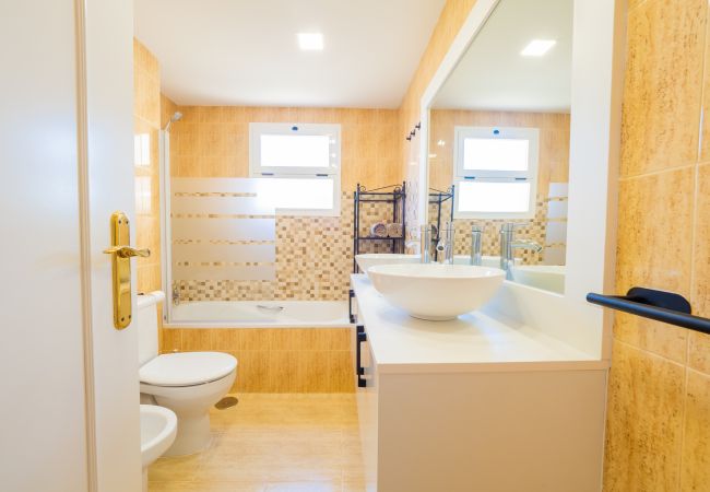 Apartamento en Mijas Costa - Cubo's Luna Beach Mijas Costa