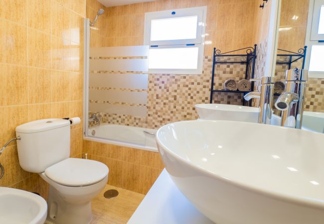 Apartamento en Mijas Costa - Cubo's Luna Beach Mijas Costa