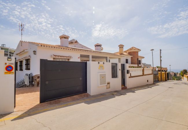 Alquiler por habitaciones en Torre de Benagalbon - Cubo's Hostal William's Sunny 1 with Breakfast