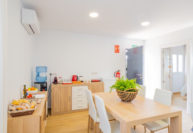 Alquiler por habitaciones en Torre de Benagalbon - Cubo's Hostal William's Sunny 1 with Breakfast
