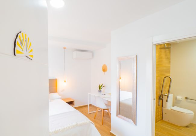 Alquiler por habitaciones en Torre de Benagalbon - Cubo's Hostal William's Sunny 1 with Breakfast