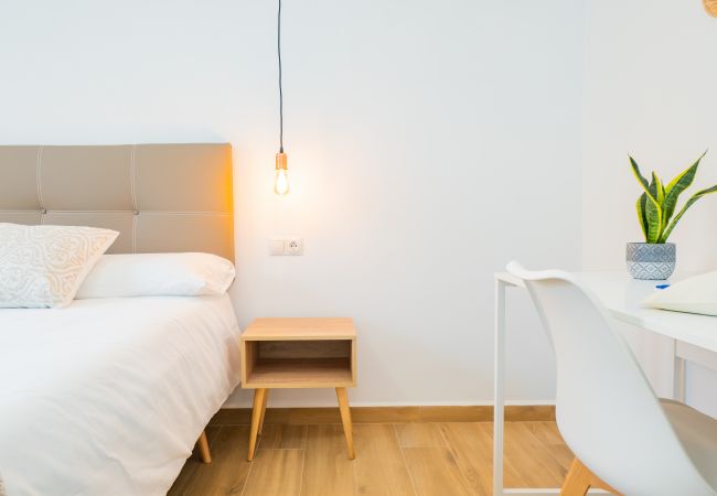 Alquiler por habitaciones en Torre de Benagalbon - Cubo's Hostal William's Sunny 1 with Breakfast