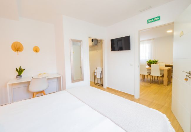 Alquiler por habitaciones en Torre de Benagalbon - Cubo's Hostal William's Sunny 1 with Breakfast