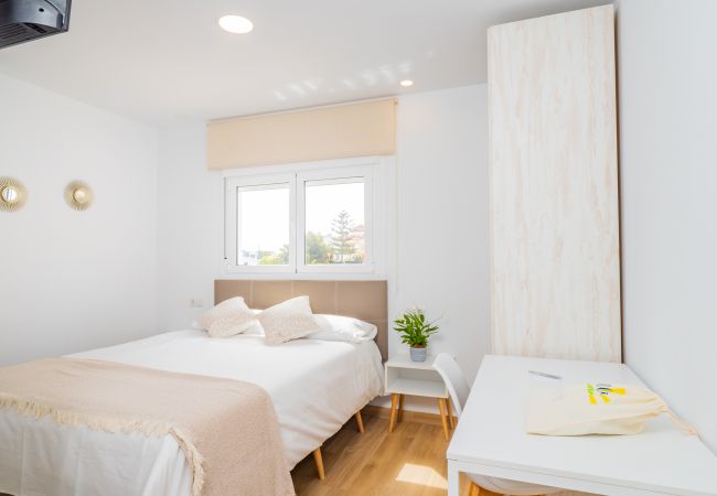 Alquiler por habitaciones en Torre de Benagalbon - Cubo's Hostal William's Sunny 2 with Breakfast
