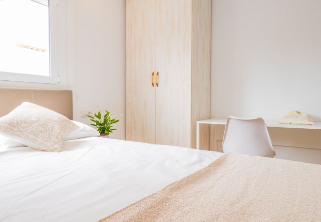 Alquiler por habitaciones en Torre de Benagalbon - Cubo's Hostal William's Sunny 2 with Breakfast