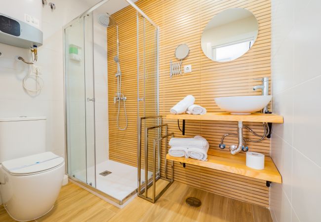 Alquiler por habitaciones en Torre de Benagalbon - Cubo's Hostal William's Sunny 2 with Breakfast