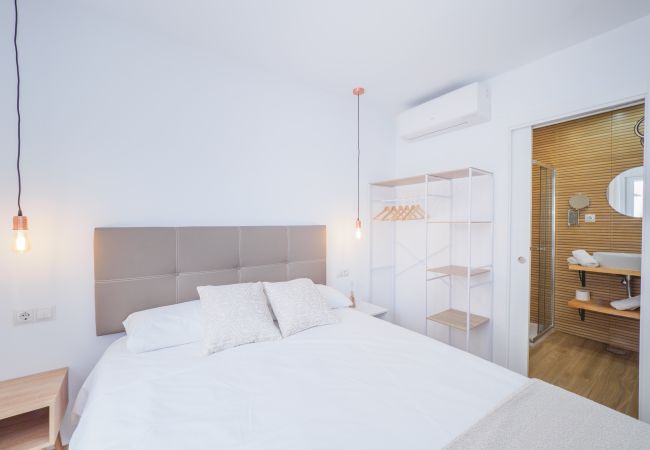 Alquiler por habitaciones en Torre de Benagalbon - Cubo's Hostal William's Sunny 3 with Breakfast