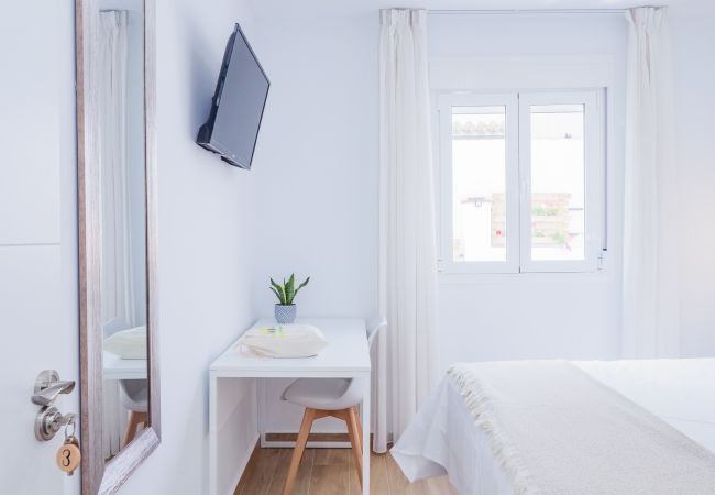 Alquiler por habitaciones en Torre de Benagalbon - Cubo's Hostal William's Sunny 3 with Breakfast