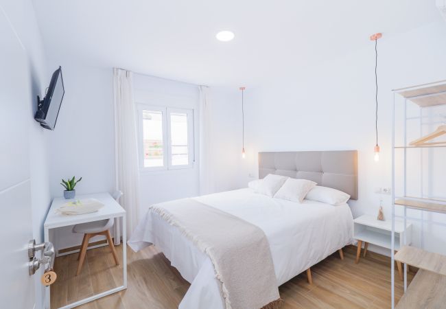 Alquiler por habitaciones en Torre de Benagalbon - Cubo's Hostal William's Sunny 3 with Breakfast