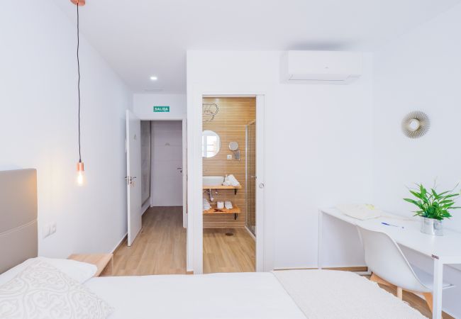 Alquiler por habitaciones en Torre de Benagalbon - Cubo's Hostal William's Sunny 4 with Breakfast