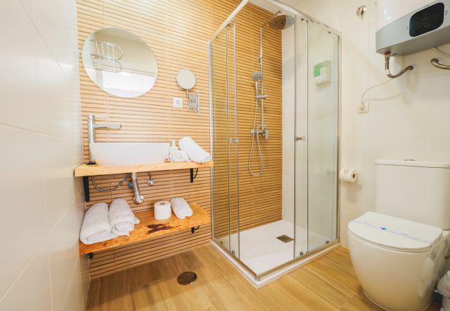 Alquiler por habitaciones en Torre de Benagalbon - Cubo's Hostal William's Sunny 4 with Breakfast