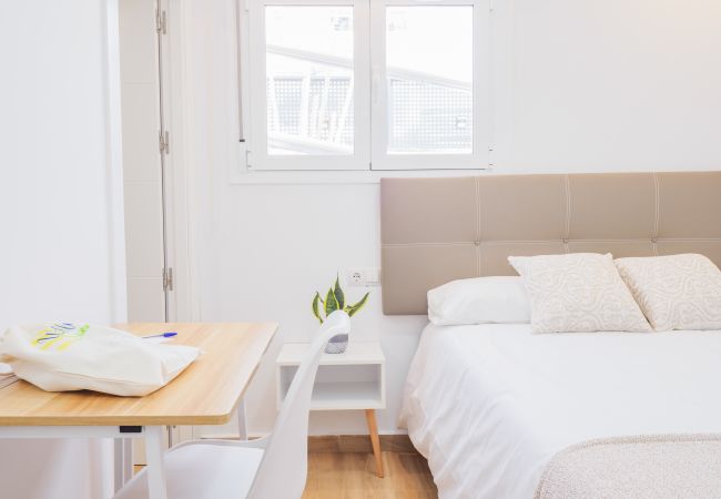 Alquiler por habitaciones en Torre de Benagalbon - Cubo's Hostal William's Sunny 5 with Breakfast