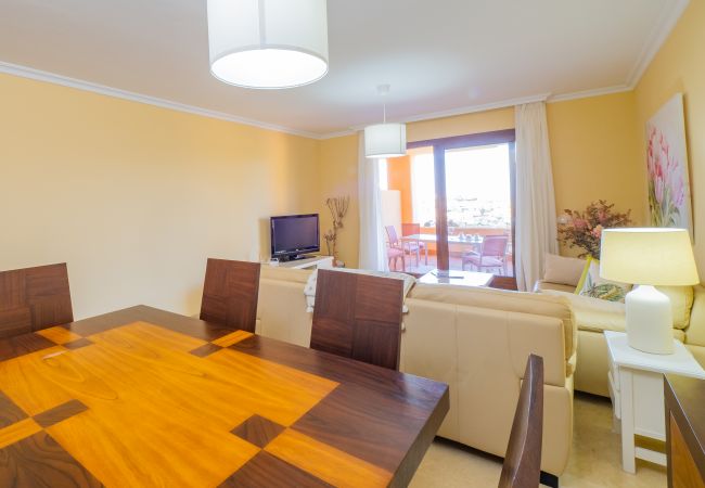 Apartamento en Ojen - Cubo's Marbella Hill View Golf