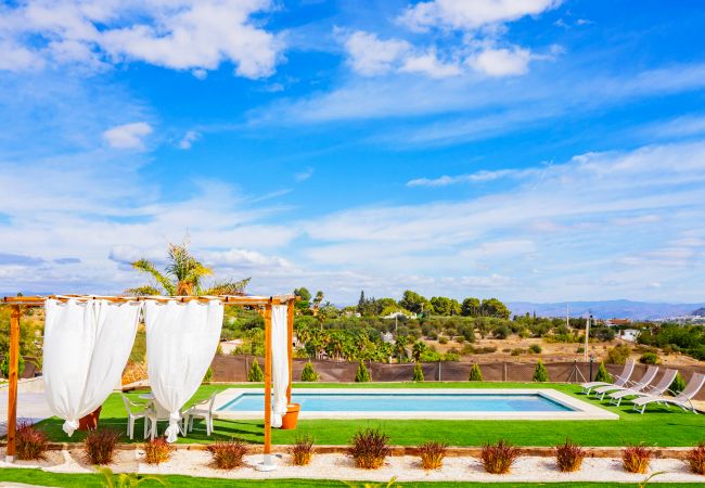 Casa rural en Alhaurín el Grande - Cubo's Casa El Sueño de los Abuelos Privacy Pool