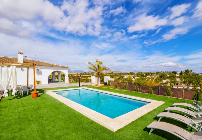 Casa rural en Alhaurín el Grande - Cubo's Casa El Sueño de los Abuelos Privacy Pool