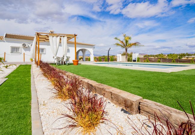 Casa rural en Alhaurín el Grande - Cubo's Casa El Sueño de los Abuelos Privacy Pool
