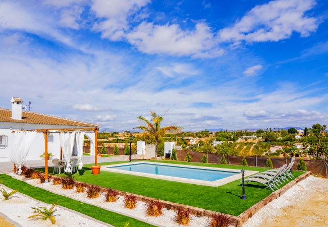 Casa rural en Alhaurín el Grande - Cubo's Casa El Sueño de los Abuelos Privacy Pool