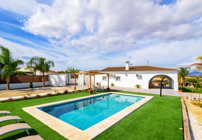 Maravillosa casa rural para 6 personas con piscina
