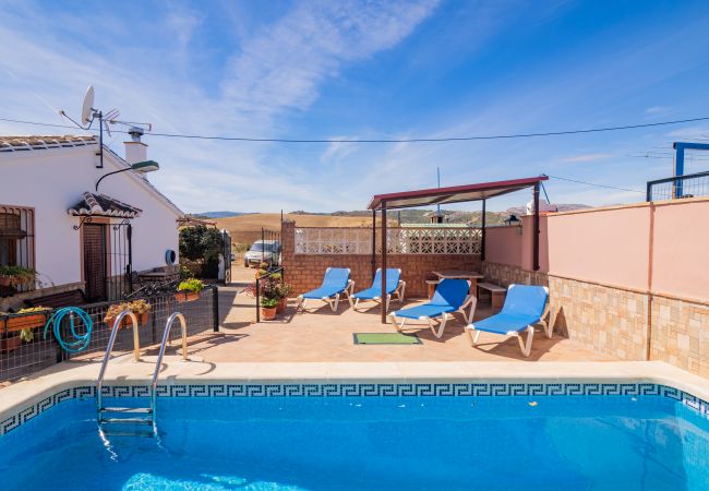Casa rural para 6 personas en Ardales con piscina