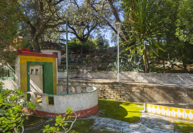 Casa rural en Guillena - Cubo's Quinta de los Cisnes & minigolf included