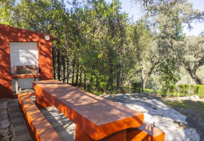 Casa rural en Guillena - Cubo's Quinta de los Cisnes & minigolf included