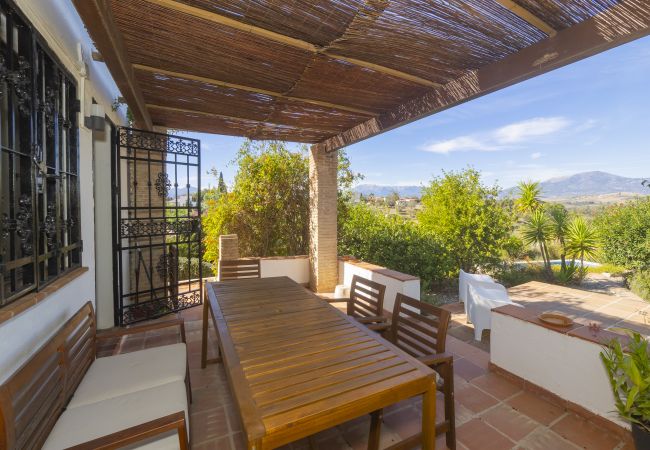 Casa rural en Coín - Cubo's La Maison de Mily