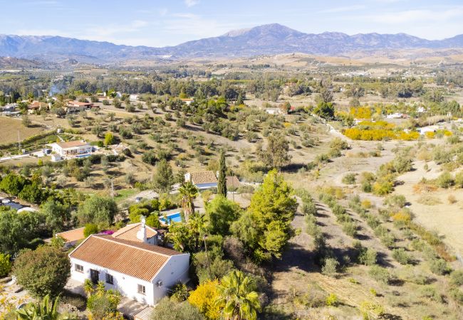 Casa rural en Coín - Cubo's La Maison de Mily
